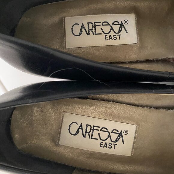 Caressa East Black Leather Pumps - Picture 5 of 6